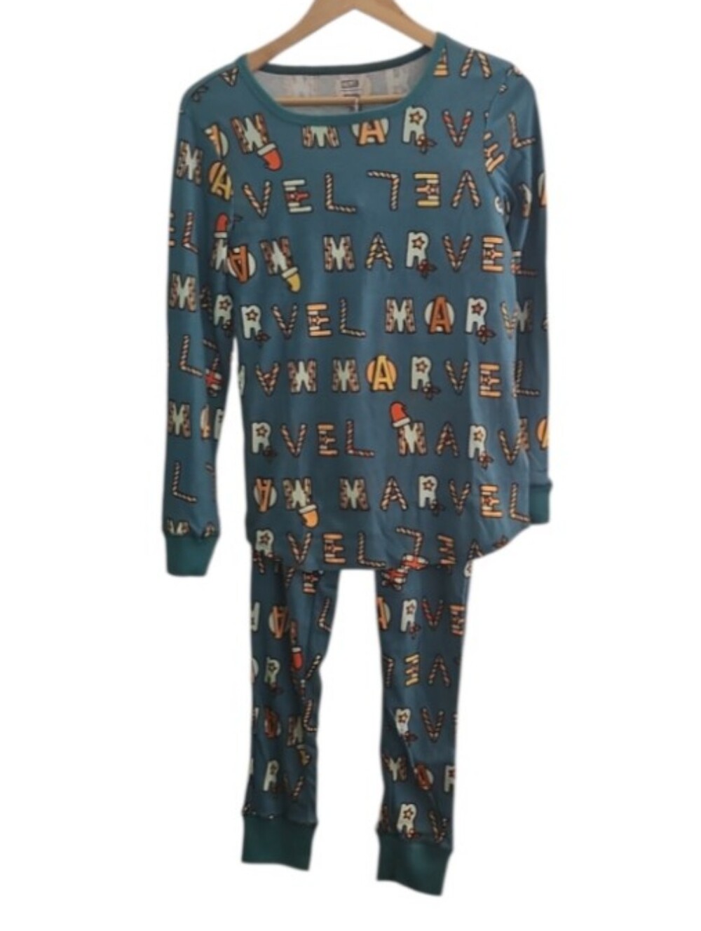 Marvel Christmas Pajama Set Women’s M Holiday PJs NWT Disney Superhero Vacation
